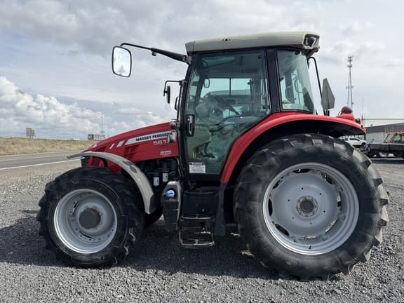 Image of Massey Ferguson 5613 equipment image 3