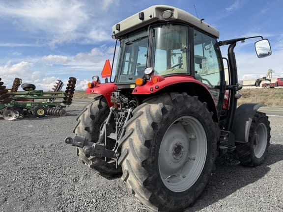 Image of Massey Ferguson 5613 equipment image 4