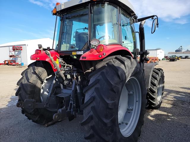 Image of Massey Ferguson 5613 equipment image 4