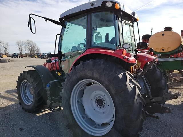 Image of Massey Ferguson 5613 equipment image 2