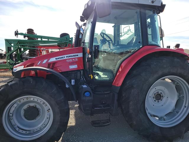 Image of Massey Ferguson 5613 equipment image 1