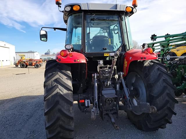 Image of Massey Ferguson 5613 equipment image 3