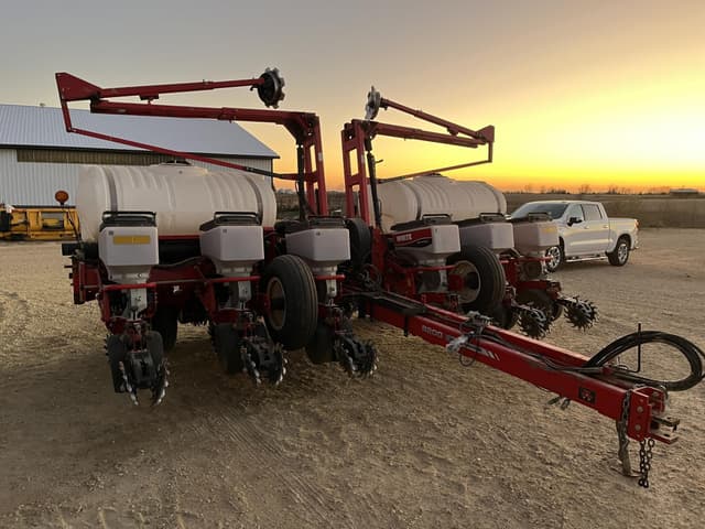 Image of Massey Ferguson 8222 equipment image 1