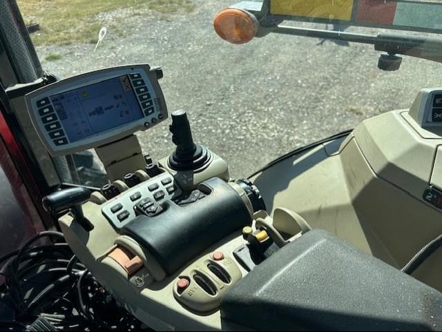 Image of Massey Ferguson 8680 equipment image 3