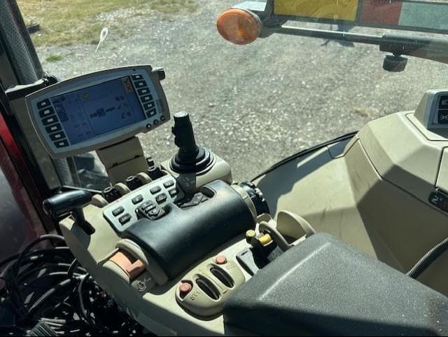 Image of Massey Ferguson 8680 equipment image 3