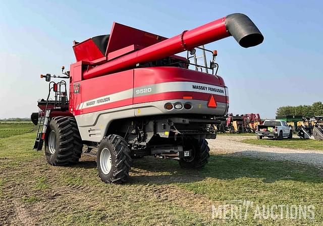 Image of Massey Ferguson 9520 equipment image 2