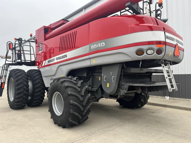 Image of Massey Ferguson 9540 equipment image 4
