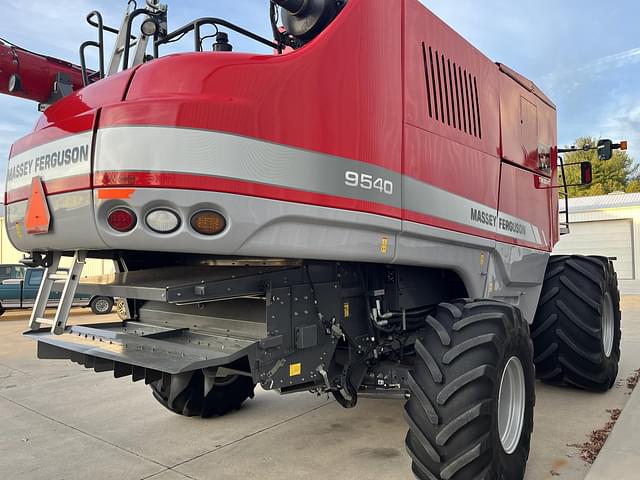 Image of Massey Ferguson 9540 equipment image 2