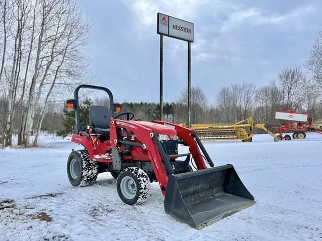 Image of Massey Ferguson GC1705 equipment image 1