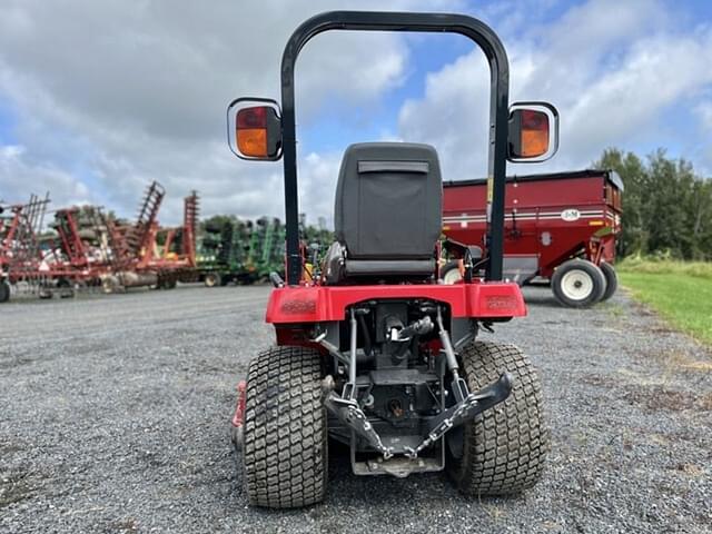 Image of Massey Ferguson GC1705 equipment image 4