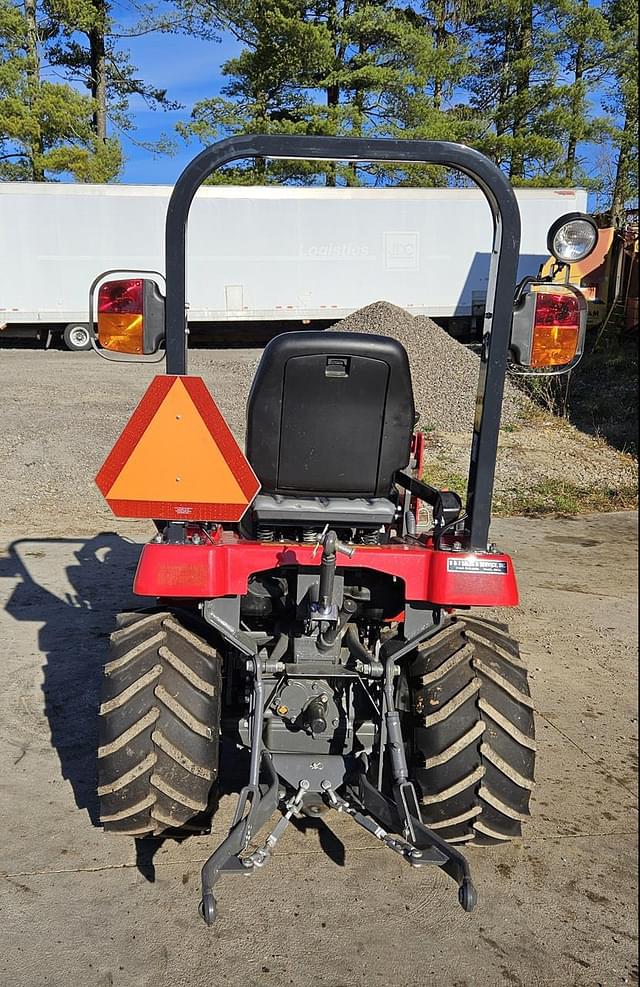 Image of Massey Ferguson GC1715 equipment image 4