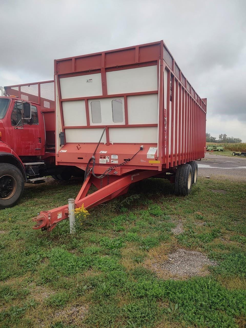 2014 Meyer 8124RT Equipment Image0