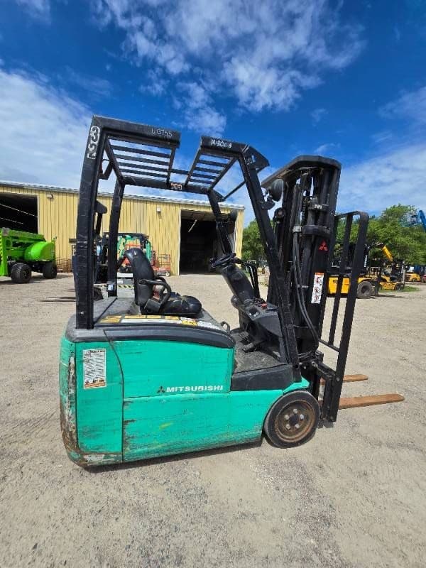 Image of Mitsubishi FB20PNT equipment image 3