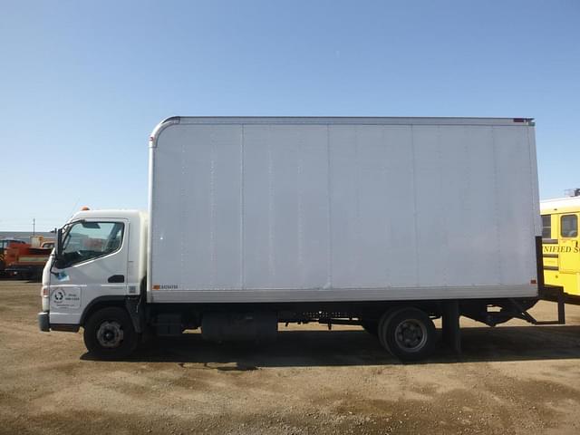 Image of Mitsubishi Fuso equipment image 4