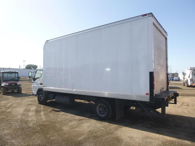 Image of Mitsubishi Fuso equipment image 3