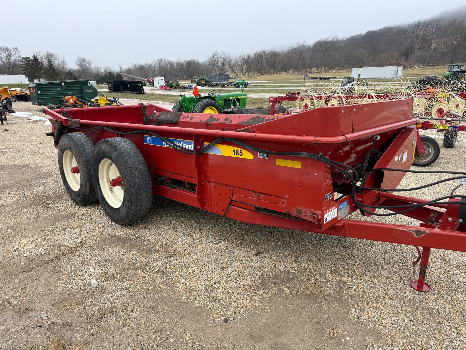 2014 New Holland 185 Equipment Image0