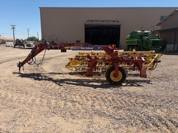 Image of New Holland 216 equipment image 1
