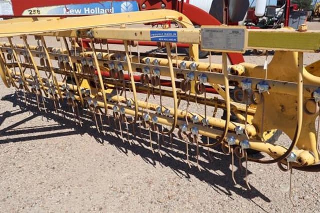 Image of New Holland 258 equipment image 4