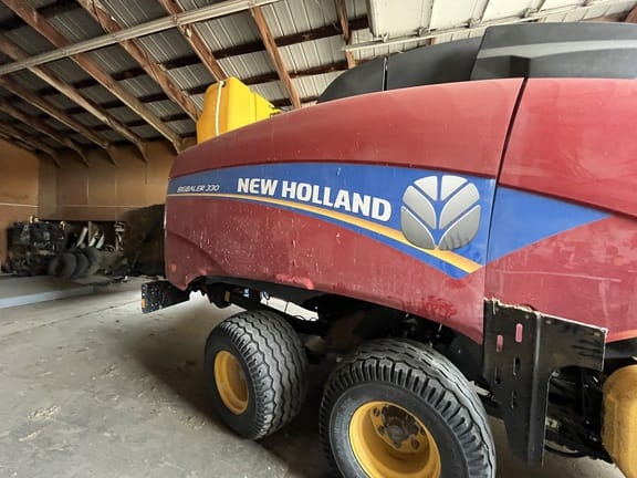 2014 New Holland 330 Equipment Image0