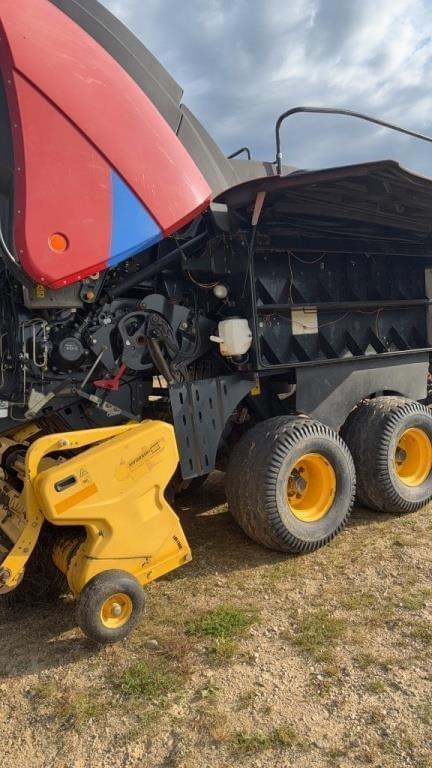 Image of New Holland Big Baler 330 Primary image