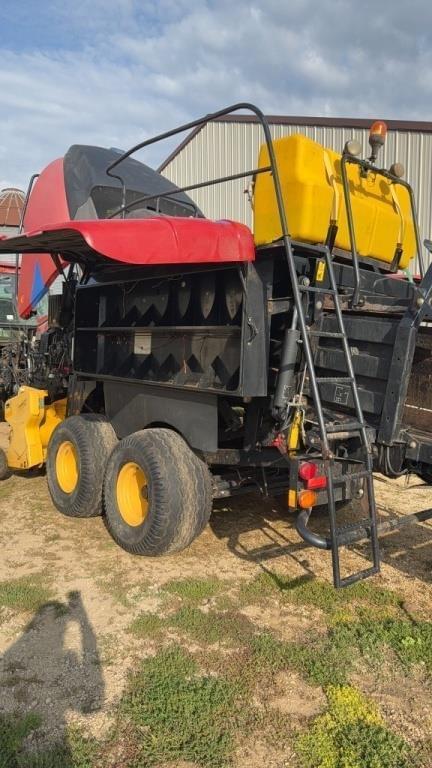 Image of New Holland Big Baler 330 equipment image 1