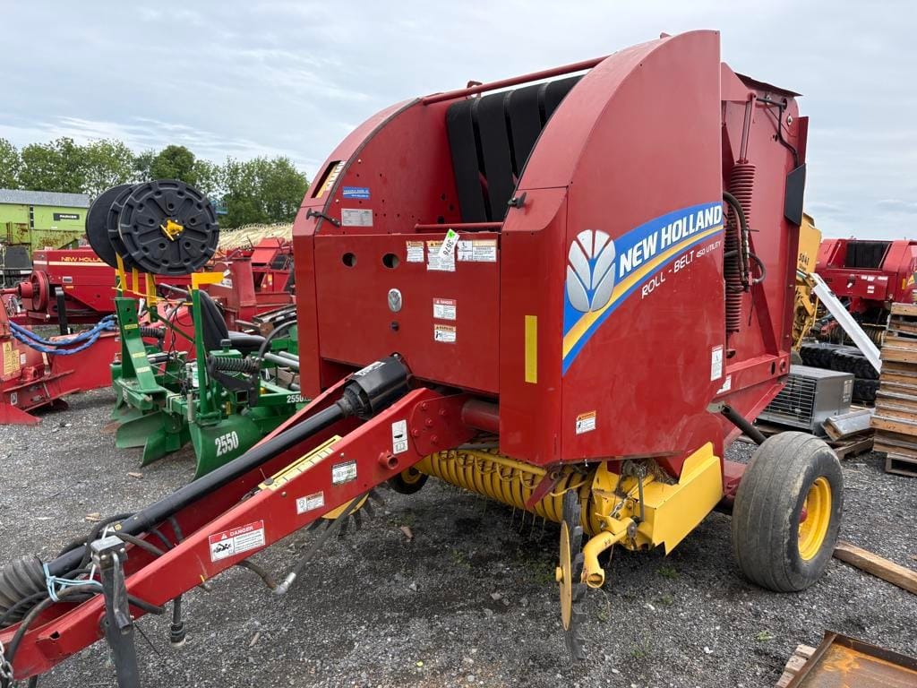 2014 New Holland RB450 Equipment Image0
