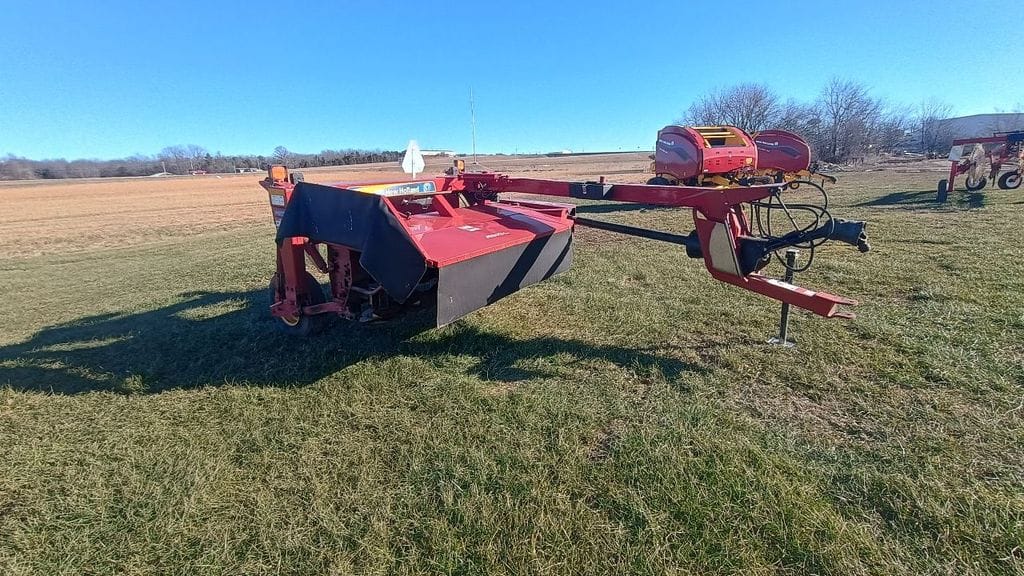 2014 New Holland H7220 Equipment Image0