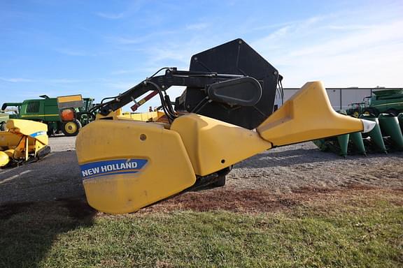 Image of New Holland 740CF equipment image 2