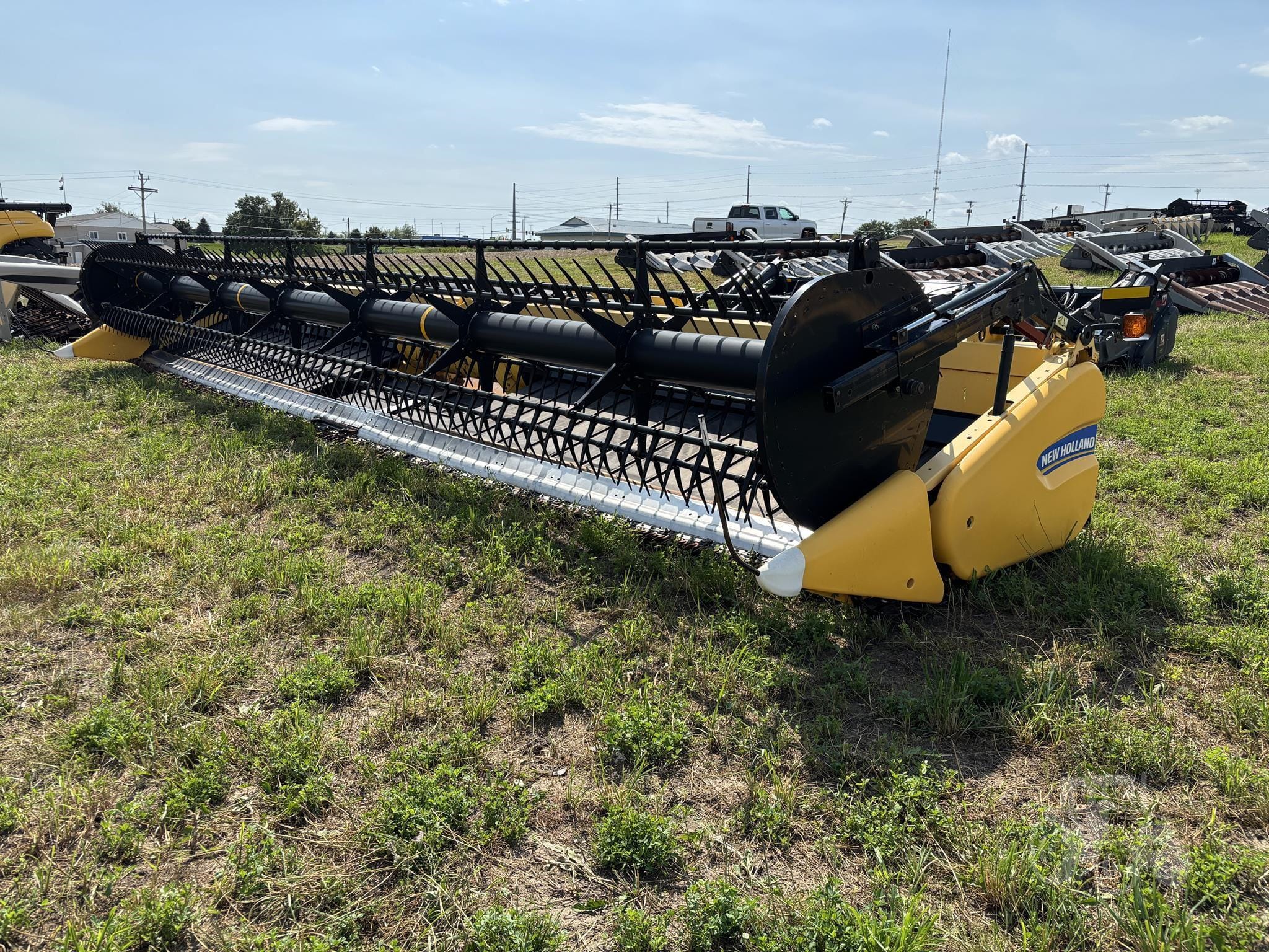 2014 New Holland 880CF Equipment Image0