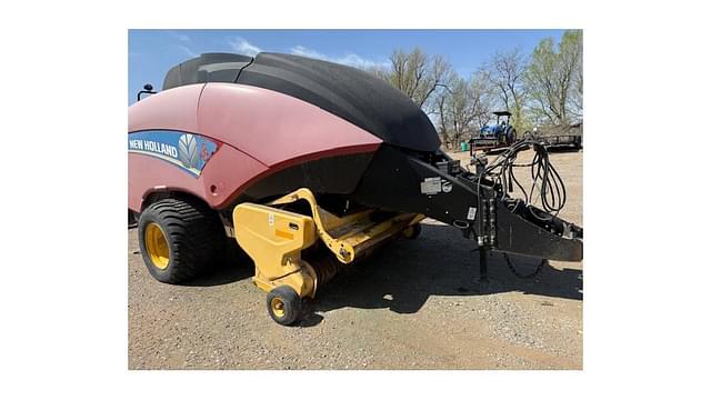 Image of New Holland Big Baler 340 equipment image 4