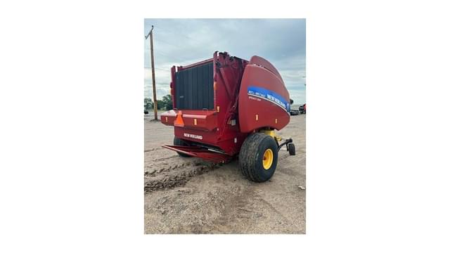 Image of New Holland RB560 Specialty Crop equipment image 2