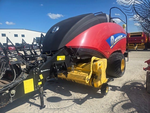 2014 New Holland BB330S Equipment Image0