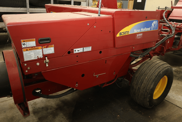 Image of New Holland BC5070 equipment image 4