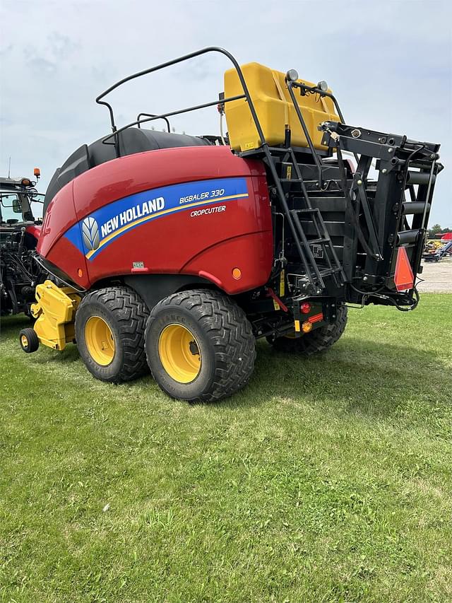 Image of New Holland Big Baler 330 equipment image 1