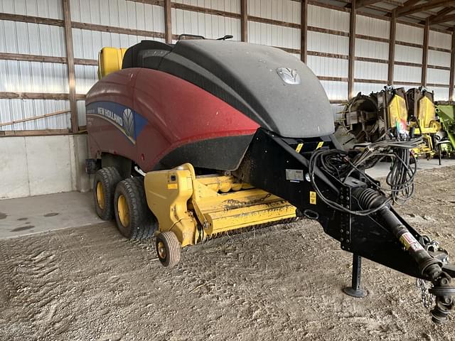 Image of New Holland Big Baler 330 CropCutter equipment image 2