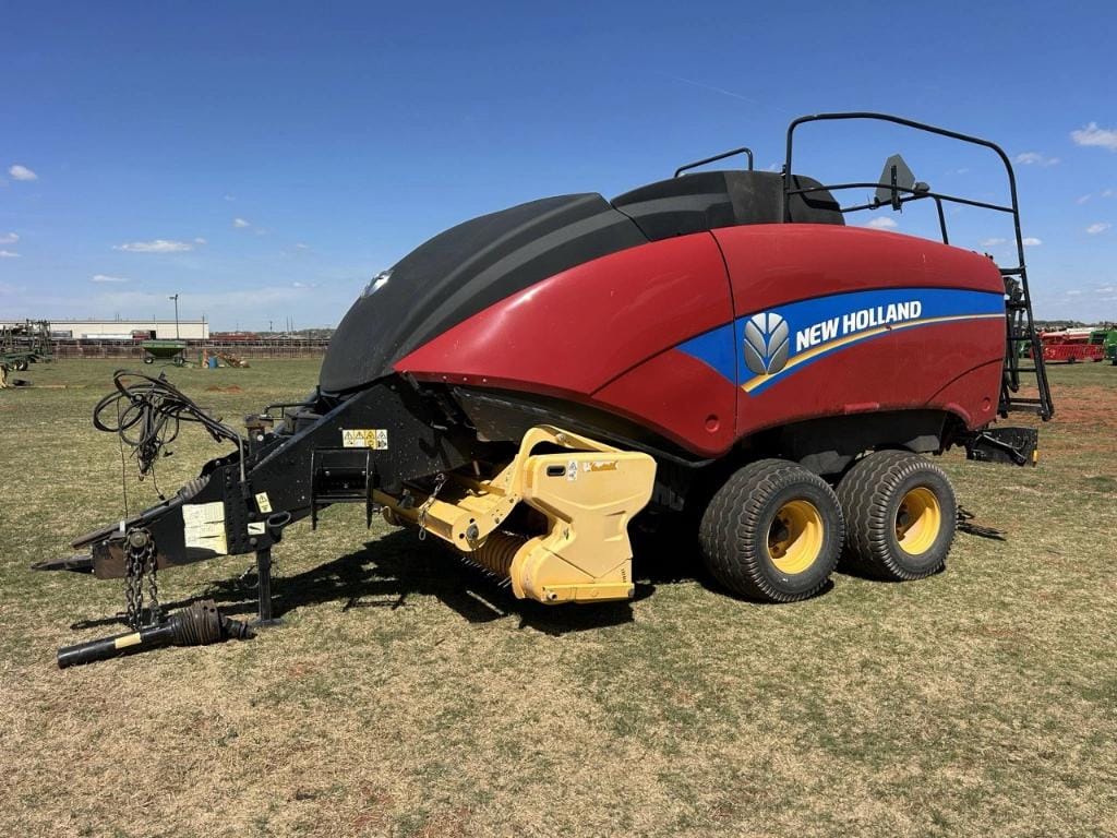 2014 New Holland Big Baler 340 Equipment Image0