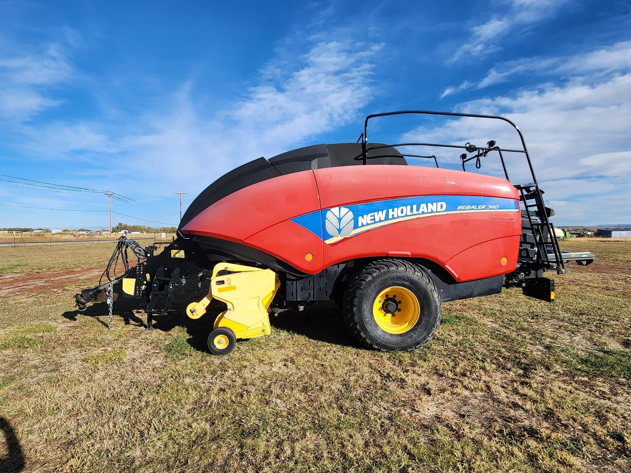2014 New Holland Big Baler 340 Equipment Image0