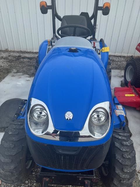 Image of New Holland Boomer 24 equipment image 4