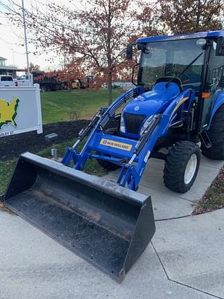 Image of New Holland Boomer 3040 equipment image 1