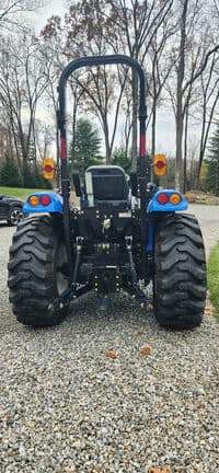 Image of New Holland Boomer 33 equipment image 1