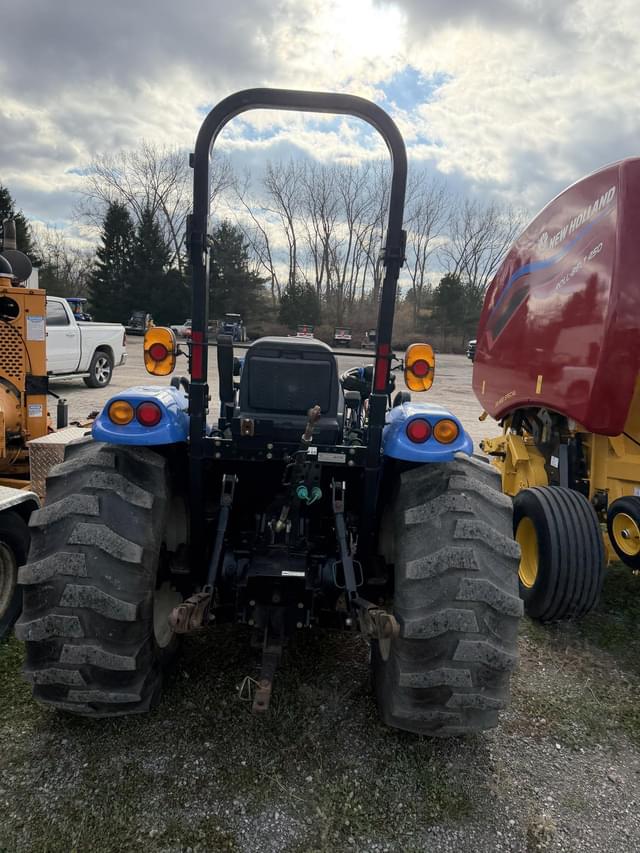 Image of New Holland Boomer 47 equipment image 4