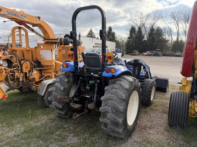 Image of New Holland Boomer 47 equipment image 2