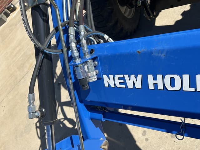 Image of New Holland Boomer 47 equipment image 3