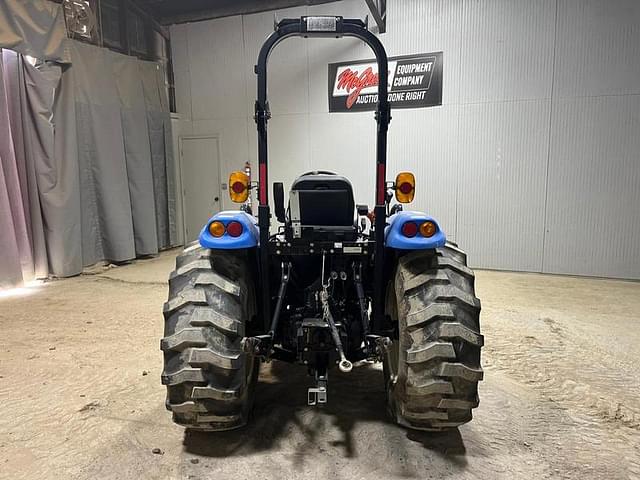 Image of New Holland Boomer 47 equipment image 3
