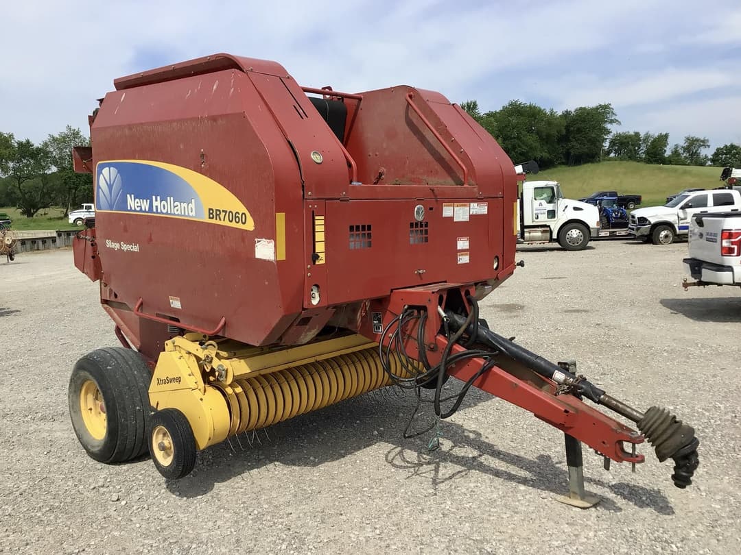 Image of New Holland BR7060 Primary image