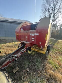 Image of New Holland BR7060 equipment image 4