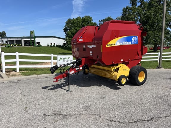 Main image New Holland BR7060
