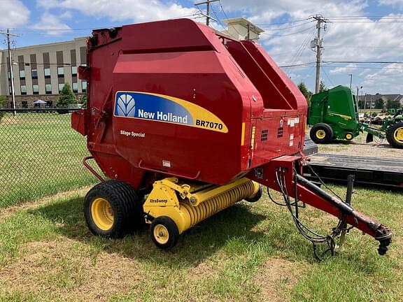 Image of New Holland BR7070 Silage Special equipment image 1