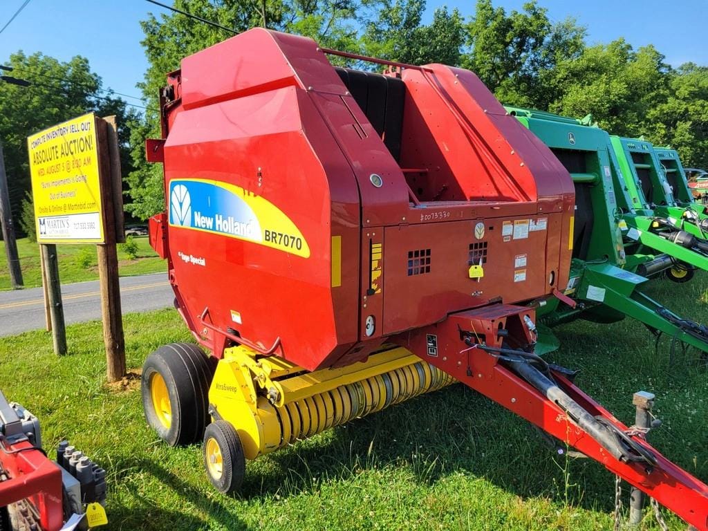 2014 New Holland BR7070 Equipment Image0