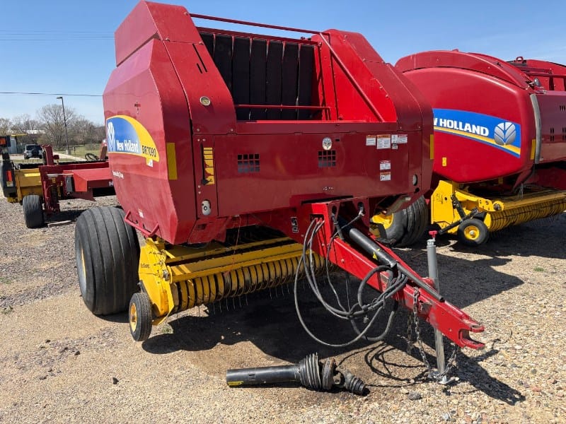 2014 New Holland BR7090 Equipment Image0